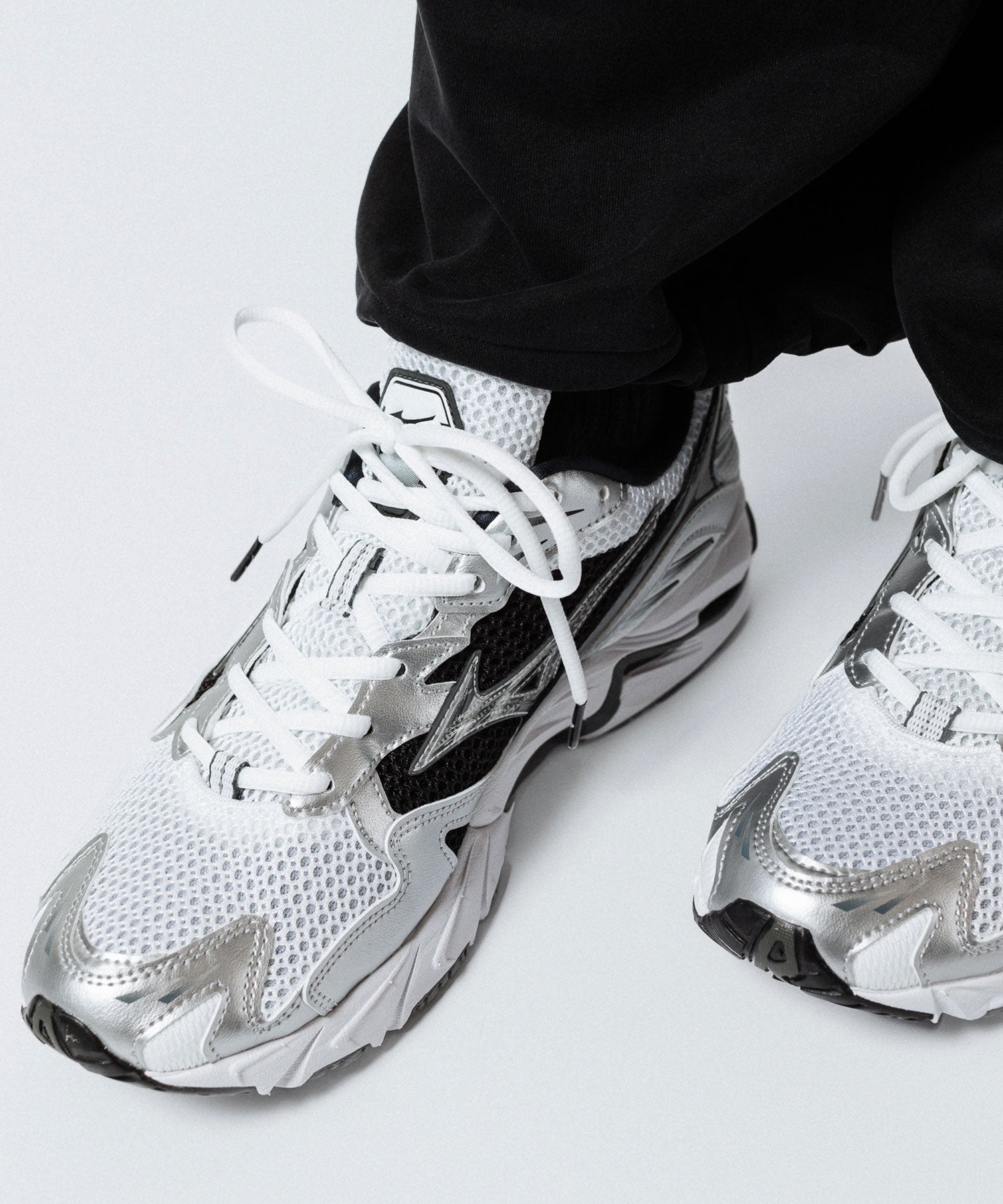 MIZUNO-ミズノのWAVE RIDER 10のWHITE×SILVER×BLACK公式通販サイトsession福岡セレクトショップ