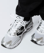 画像をギャラリービューアに読み込む, MIZUNO-ミズノのWAVE RIDER 10のWHITE×SILVER×BLACK公式通販サイトsession福岡セレクトショップ

