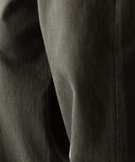 画像をギャラリービューアに読み込む, INTÉRIM インテリムのHEAVY PIMA TWILL  BELTED MIL BAGGY TROUSERのARMY GREEN 公式通販サイトsession福岡セレクトショップ
