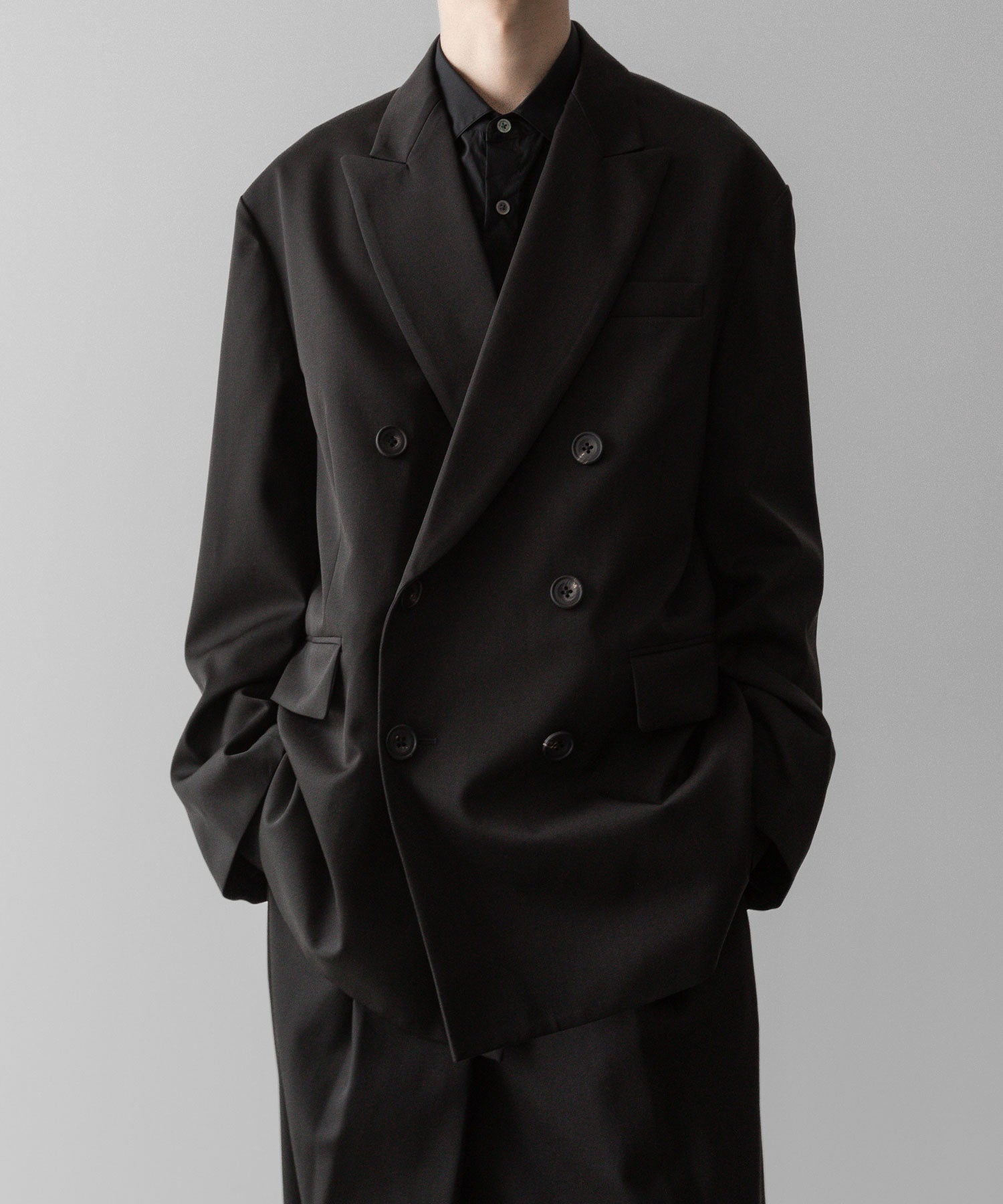 ssstein(シュタイン)の24AWコレクション OVERSIZED DOUBLE BREASTED JACKET - DARK CHARCOAL 公式通販サイトsession福岡セレクトショップ