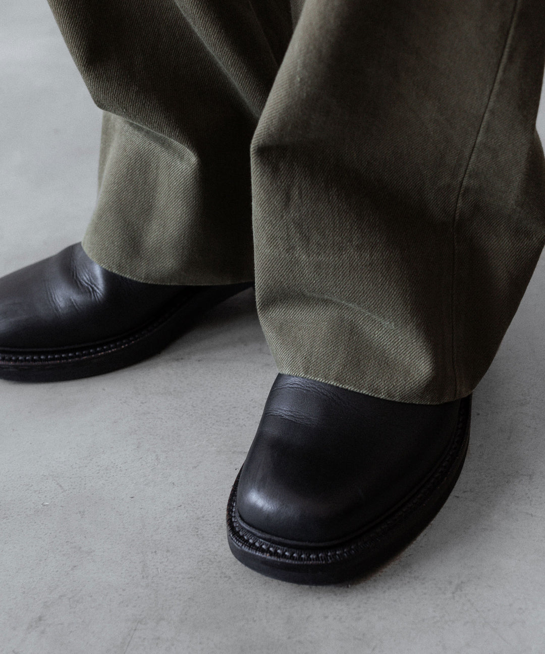 INTÉRIM インテリムのHEAVY PIMA TWILL  BELTED MIL BAGGY TROUSERのARMY GREEN 公式通販サイトsession福岡セレクトショップ