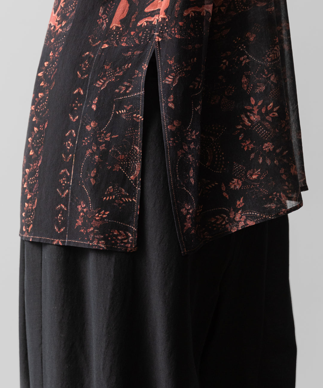 【ANTHEM A】BOTANICAL PRINT FRILL L/S SHIRT - BROWN