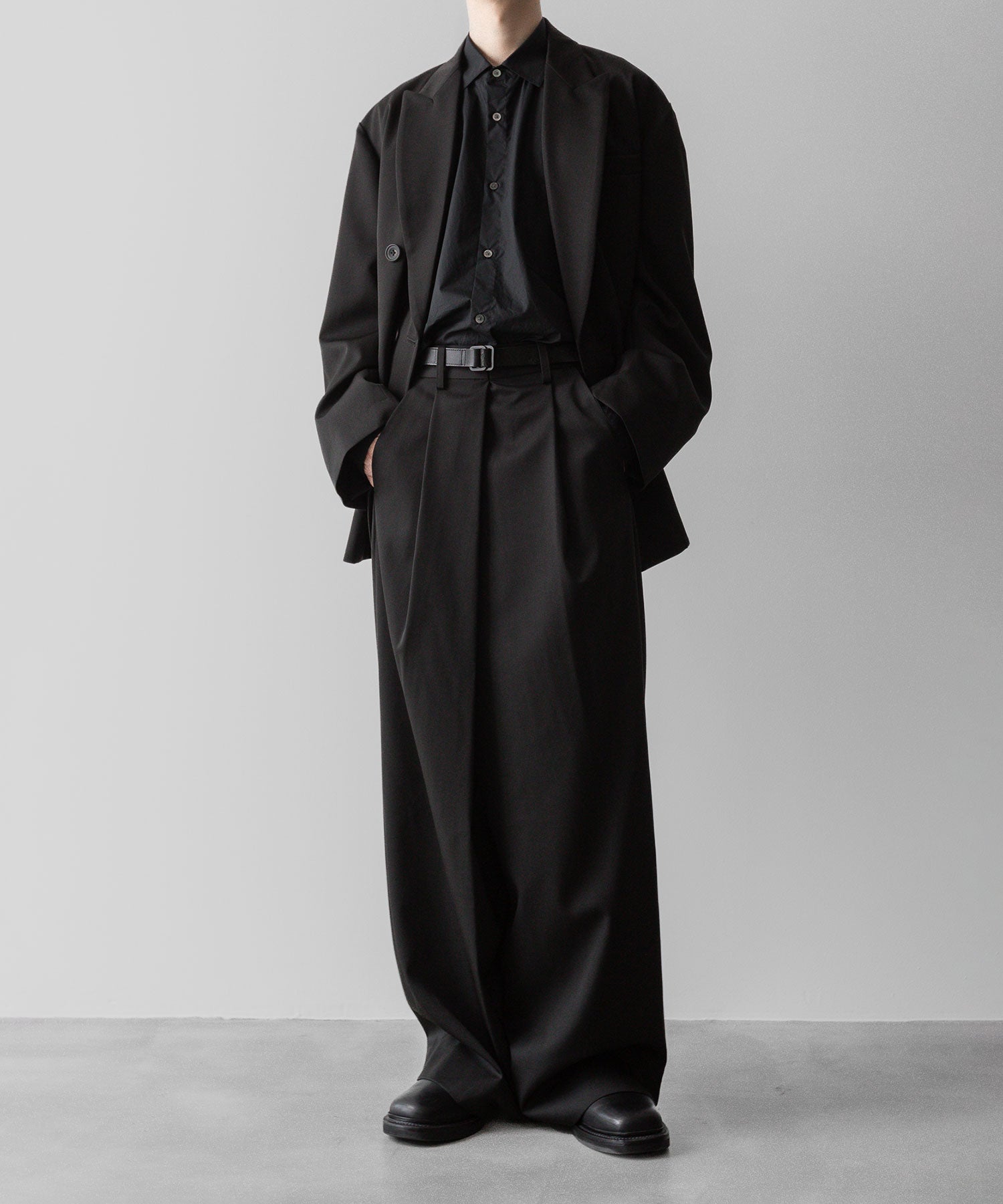 ssstein(シュタイン)の24AWコレクション OVERSIZED DOUBLE BREASTED JACKET - DARK CHARCOAL 公式通販サイトsession福岡セレクトショップ