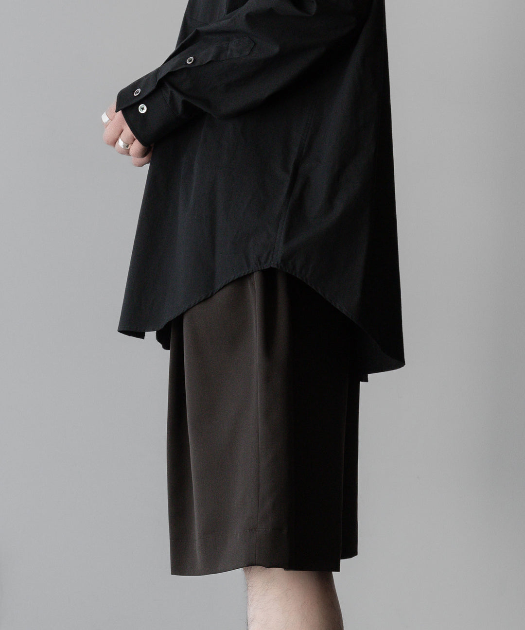 ssstein stein(シュタイン)の24SSコレクションWIDE EASY SHORT TROUSERSのMILITARY KHAKI 公式通販サイトsession福岡セレクトショップ
