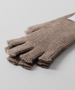 画像をギャラリービューアに読み込む, INTÉRIM(インテリム)のCASHMERE FINGERLESS GLOVES - N.BROWNの公式通販サイトsession福岡セレクトショップ
