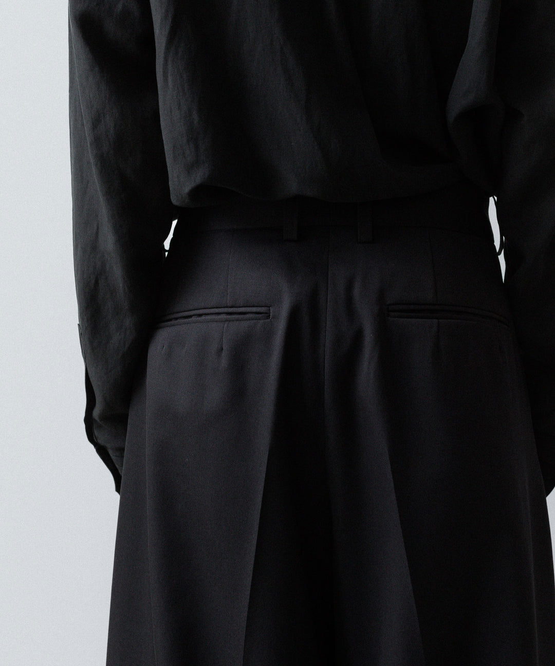 ssstein(シュタイン)のEXTRA WIDE TROUSERS (2/90 WOOL GABARDINE) - BLACKの公式通販サイトsession福岡セレクトショップ
