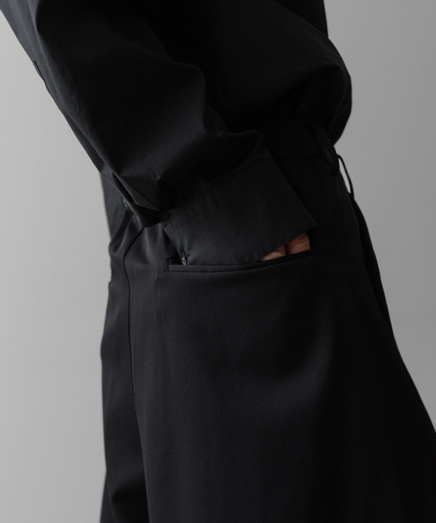 ssstein(シュタイン)の24AWコレクション OVERTUCKED EXTRA WIDE TROUSERS - BLACK 公式通販サイトsession福岡セレクトショップ