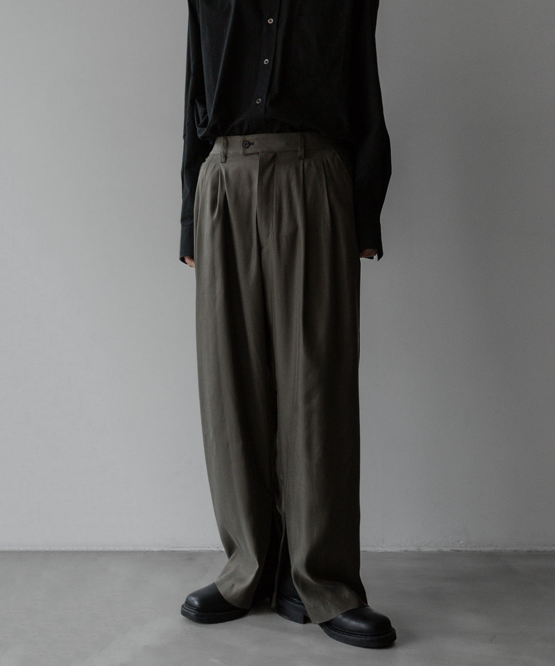 【stein】ssstein シュタインのCUPRO WIDE EAZY TROUSERS - GREY KHAKI公式通販サイトsession福岡セレクトショップ