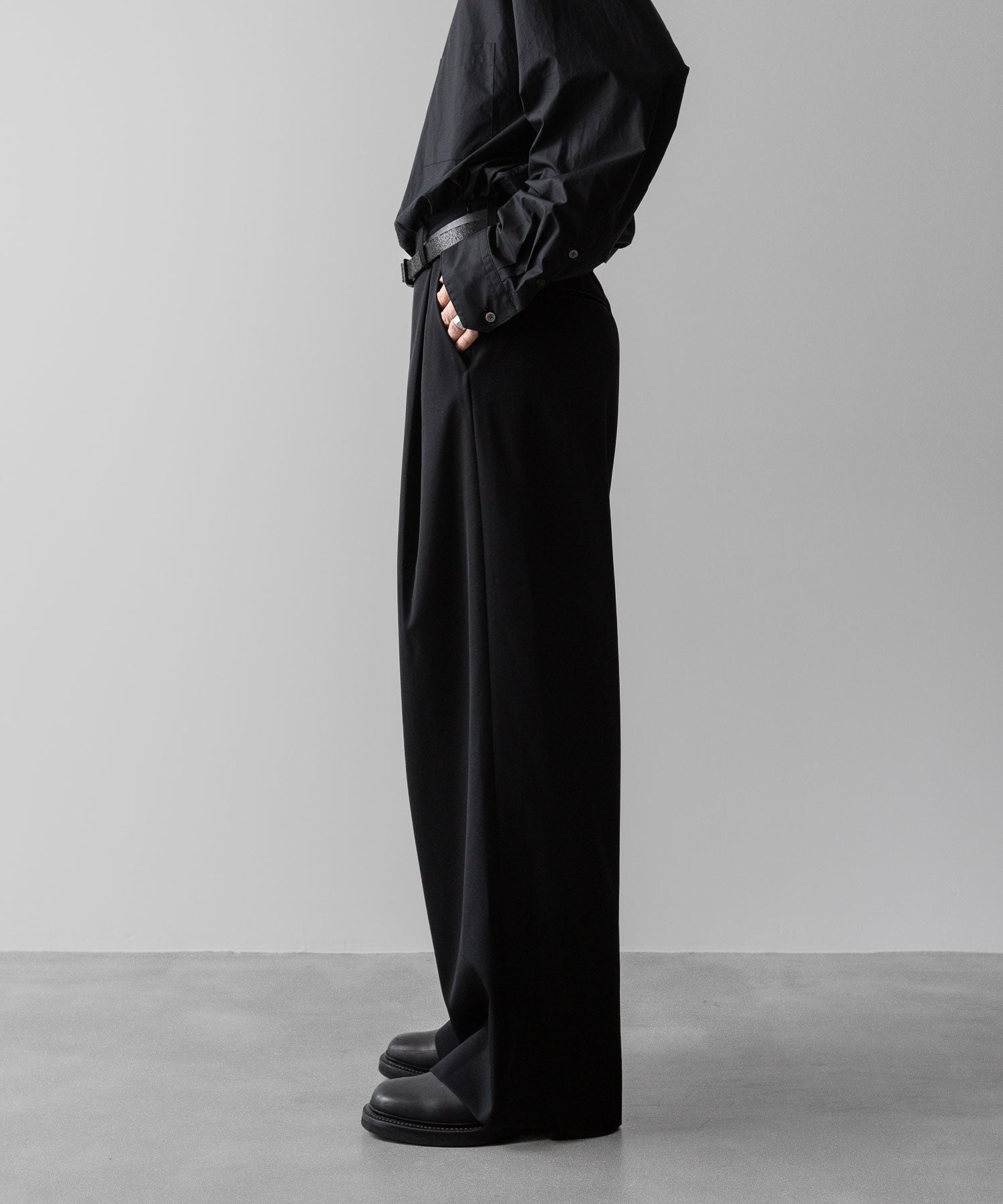 ssstein(シュタイン)の24AWコレクション OVERTUCKED EXTRA WIDE TROUSERS - BLACK 公式通販サイトsession福岡セレクトショップ