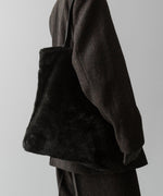 画像をギャラリービューアに読み込む, ssstein(シュタイン)の24AWコレクション ACRYLIC FUR TOTE BAG - GREY KHAKI 公式通販サイトsession福岡セレクトショップ
