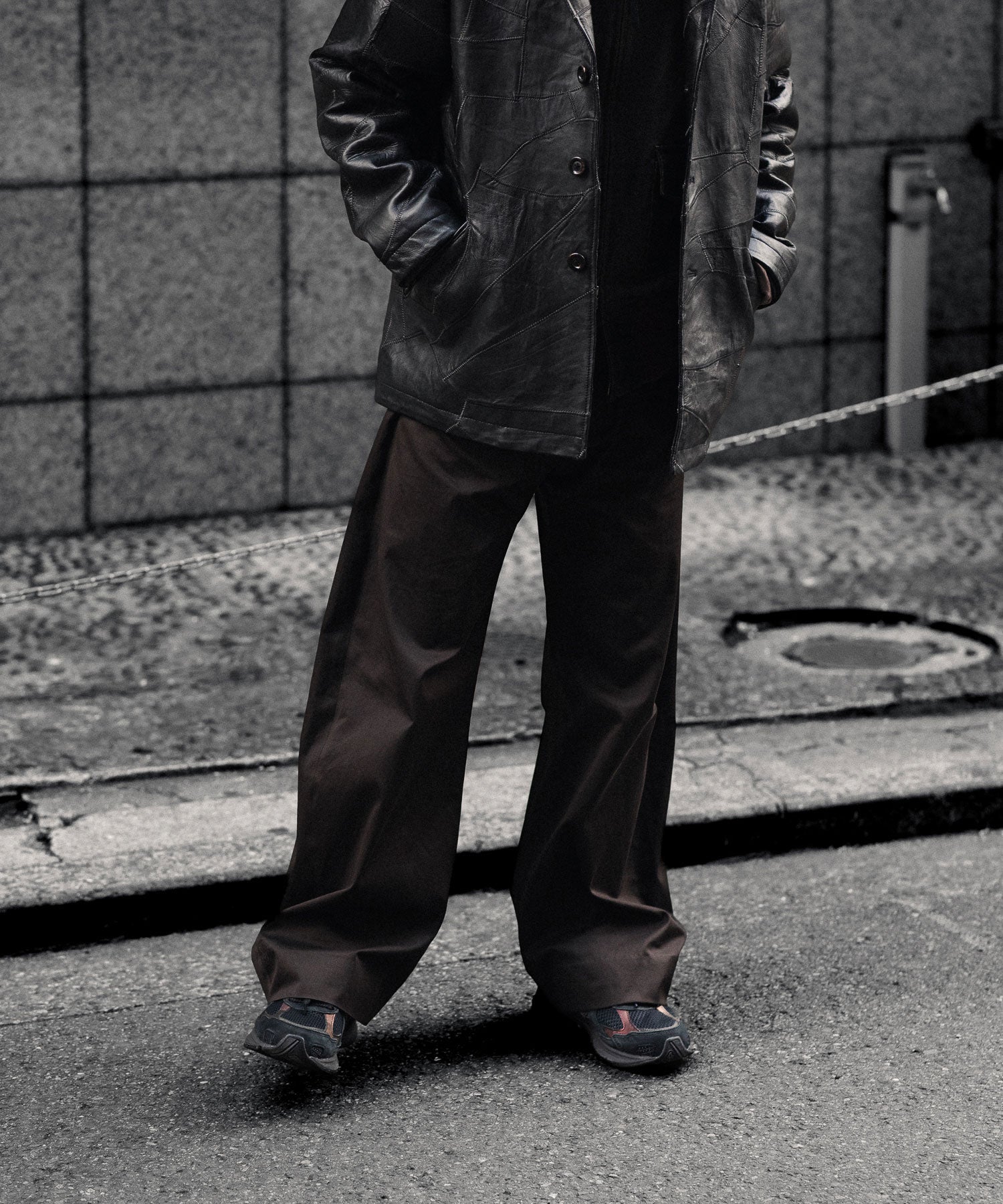 パンツ ssstein Cotton Satin Round Pants ssstein / シュタイン】COTTON SATIN ROUND PANTS - DARK BROWN | 公式
