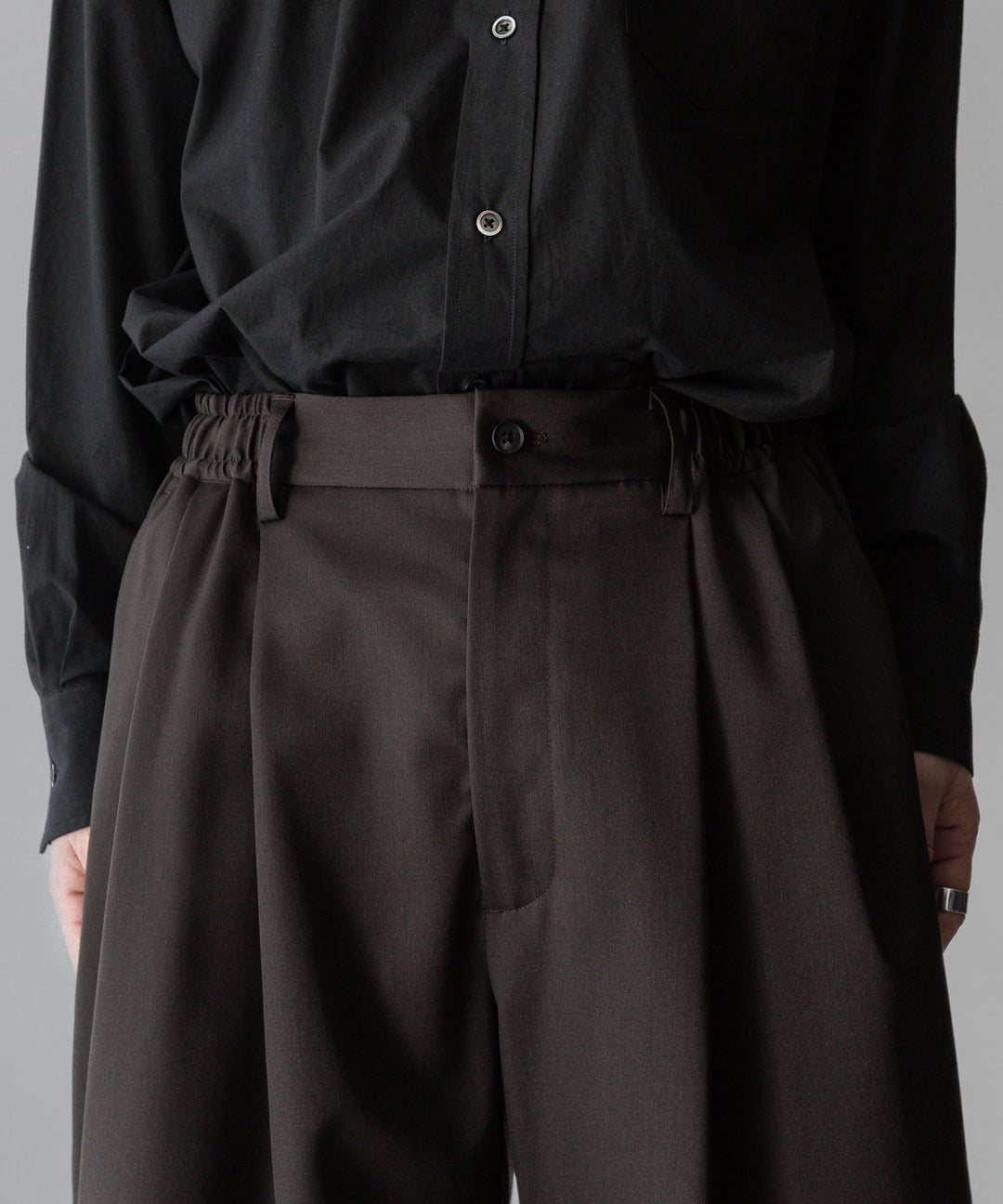 ssstein stein(シュタイン)の24SSコレクションWIDE EASY SHORT TROUSERSのMILITARY KHAKI 公式通販サイトsession福岡セレクトショップ