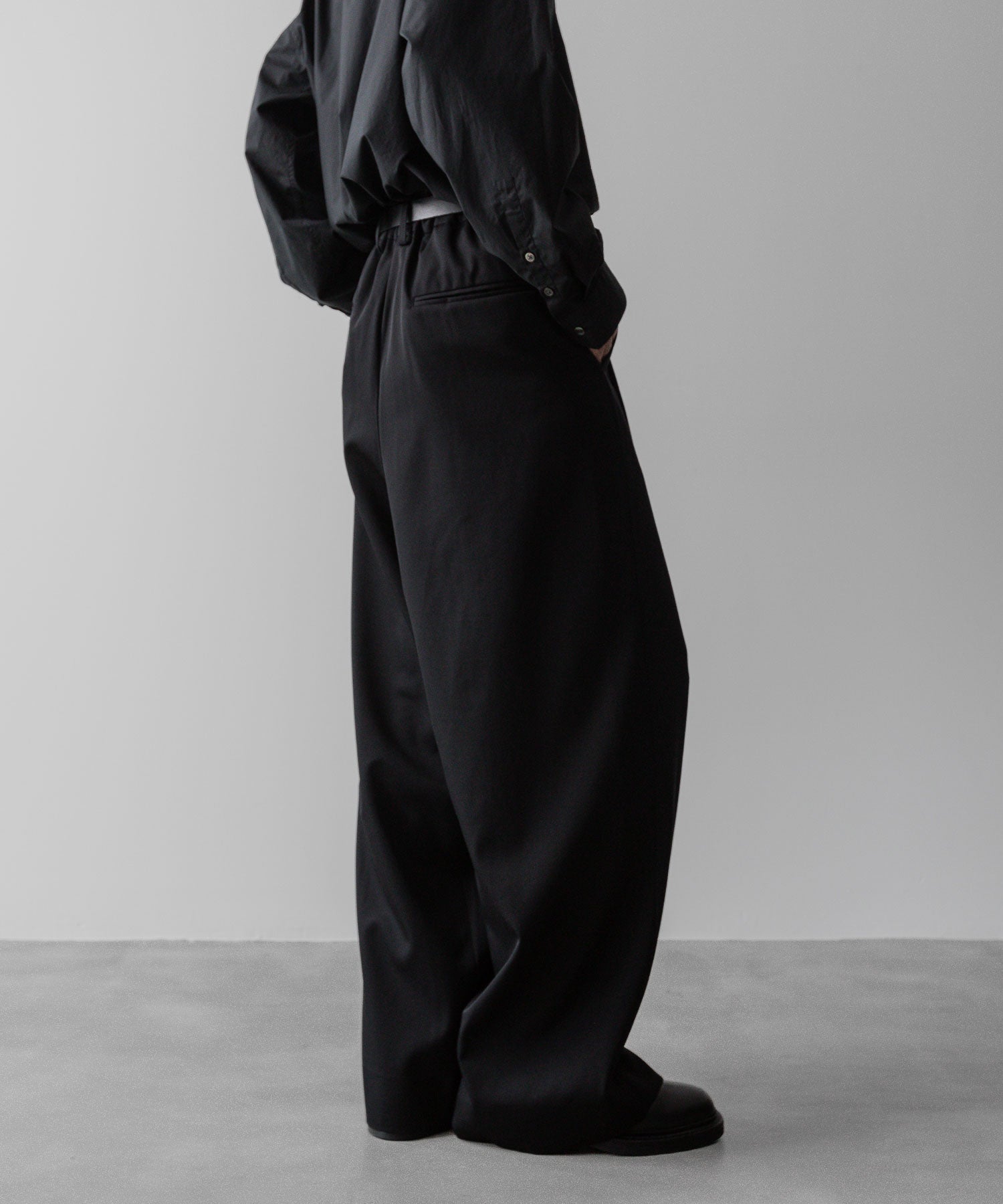 ssstein(シュタイン)の24AWコレクション OVERTUCKED EXTRA WIDE TROUSERS - BLACK 公式通販サイトsession福岡セレクトショップ