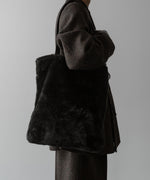 画像をギャラリービューアに読み込む, ssstein(シュタイン)の24AWコレクション ACRYLIC FUR TOTE BAG - GREY KHAKI 公式通販サイトsession福岡セレクトショップ
