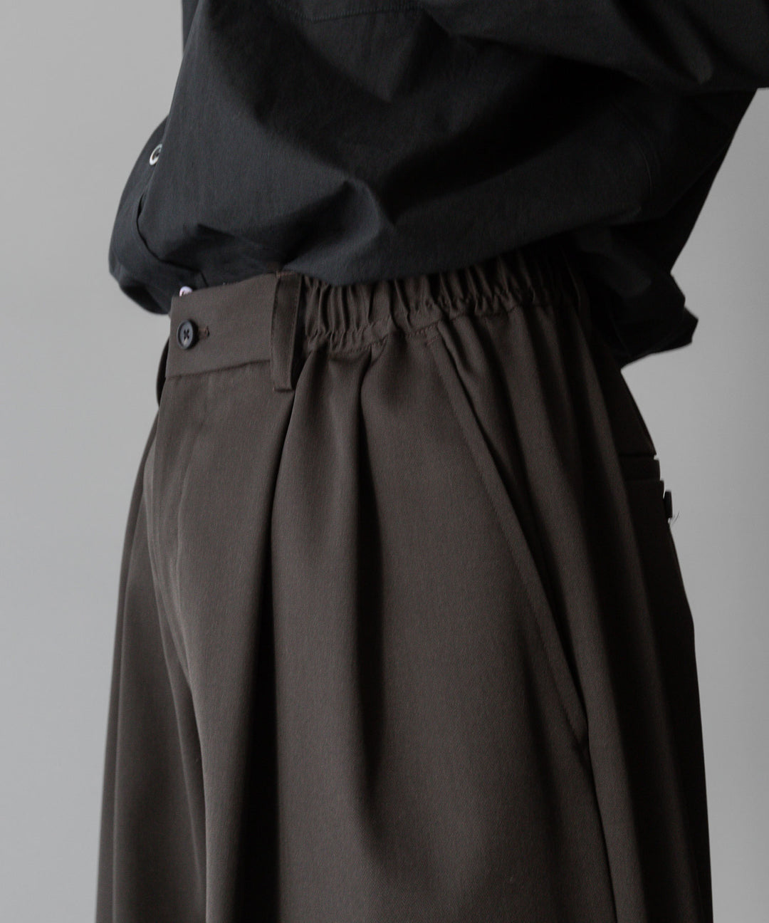 ssstein stein(シュタイン)の24SSコレクションWIDE EASY SHORT TROUSERSのMILITARY KHAKI 公式通販サイトsession福岡セレクトショップ