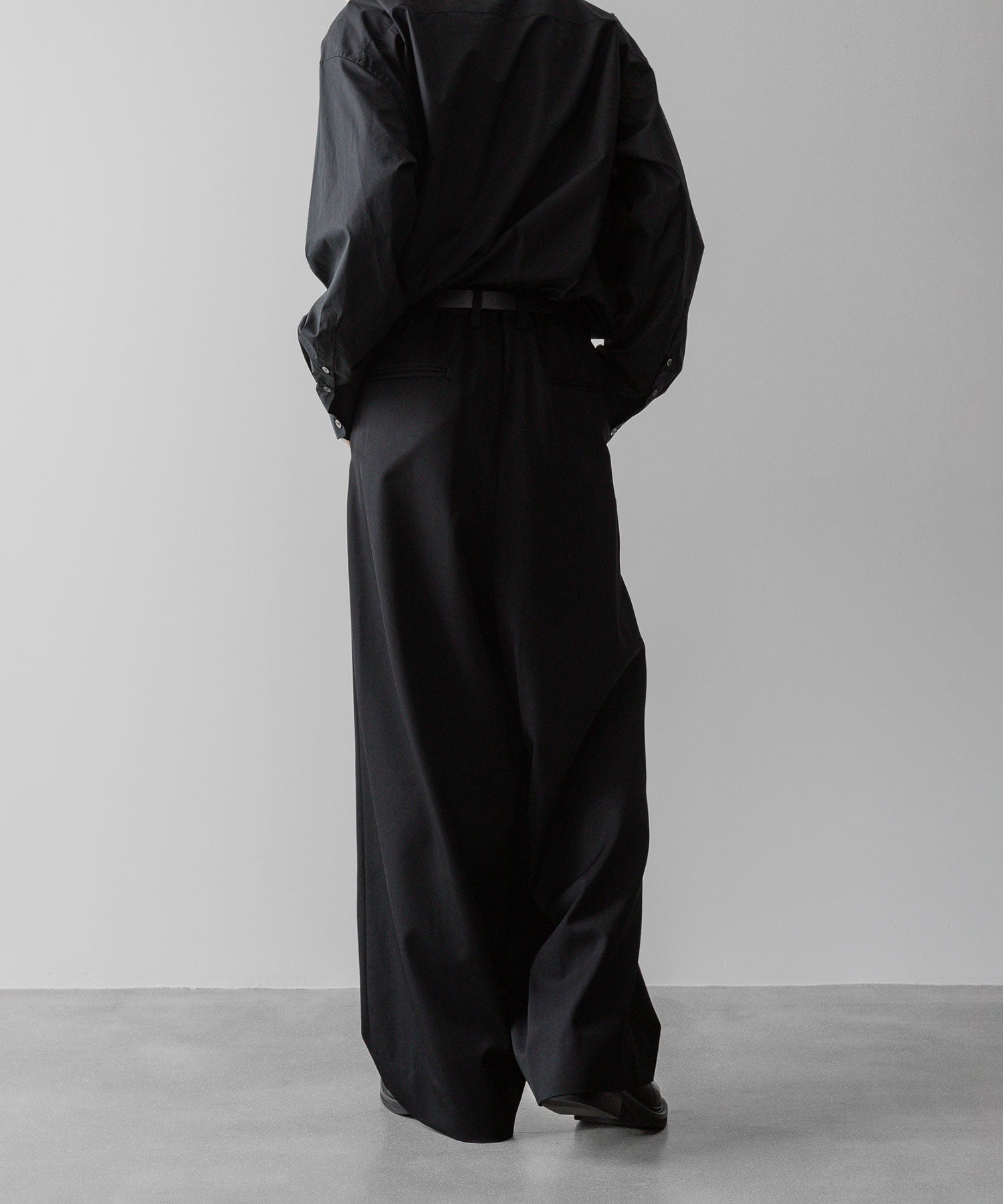 ssstein(シュタイン)の24AWコレクション OVERTUCKED EXTRA WIDE TROUSERS - BLACK 公式通販サイトsession福岡セレクトショップ