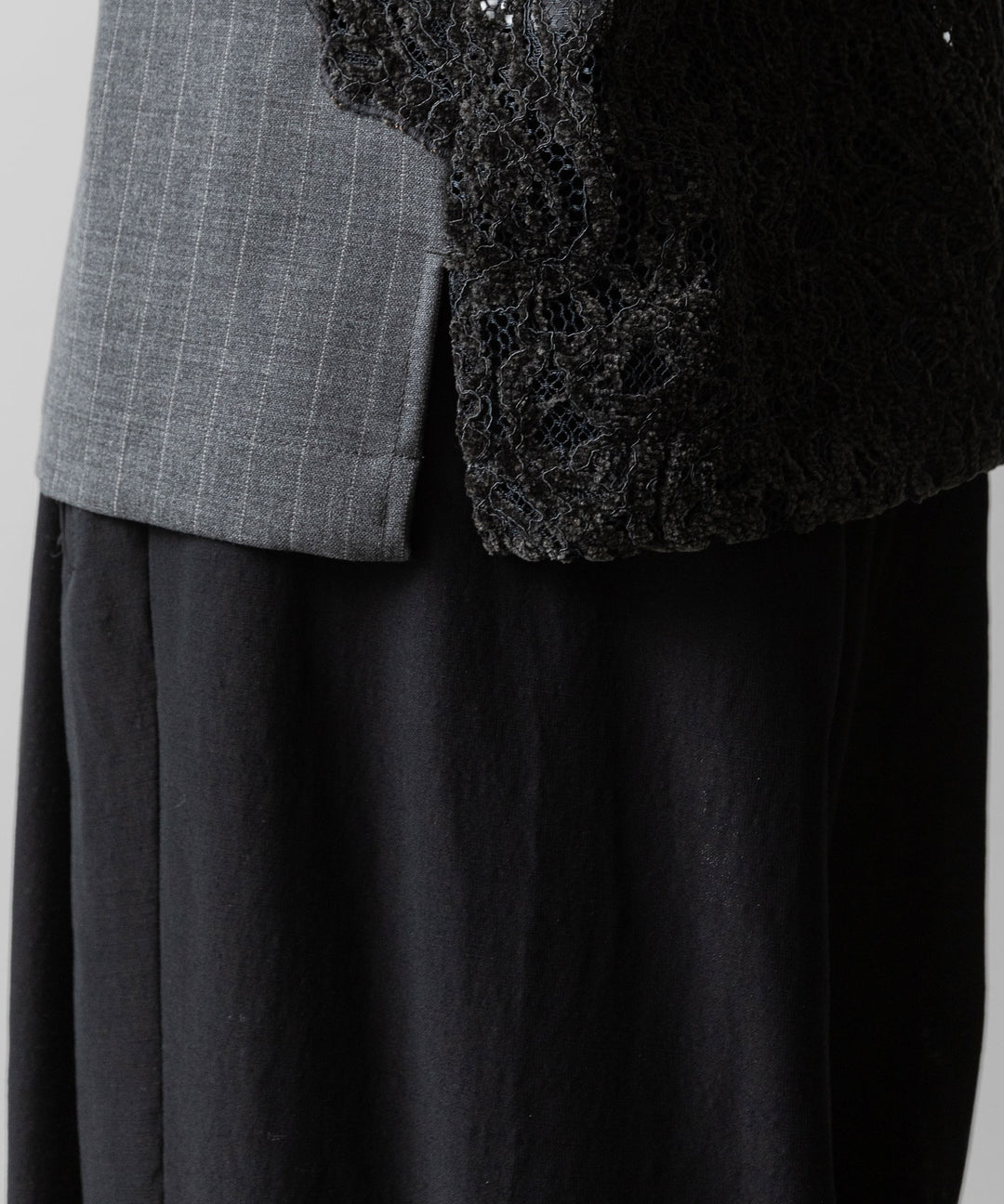 【ANTHEM A】COMBINE EMBROIDERY OPEN COLLAR SHIRT - TOP GRAY