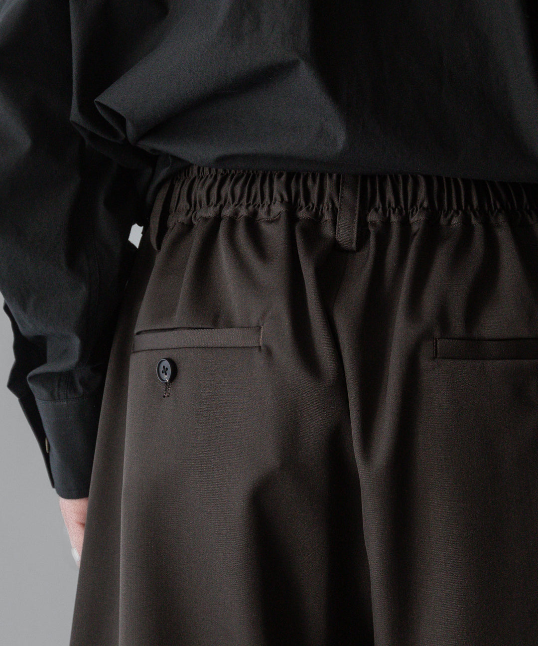 ssstein stein(シュタイン)の24SSコレクションWIDE EASY SHORT TROUSERSのMILITARY KHAKI 公式通販サイトsession福岡セレクトショップ