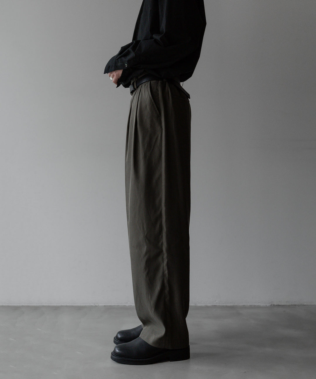 【stein】ssstein シュタインのCUPRO WIDE EAZY TROUSERS - GREY KHAKI公式通販サイトsession福岡セレクトショップ