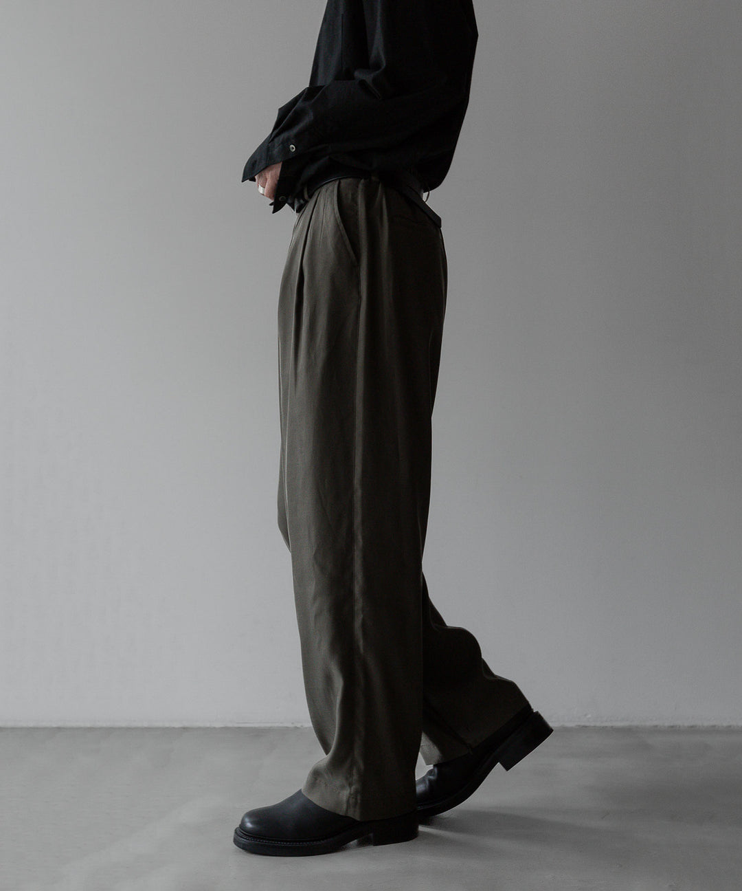 【stein】ssstein シュタインのCUPRO WIDE EAZY TROUSERS - GREY KHAKI公式通販サイトsession福岡セレクトショップ