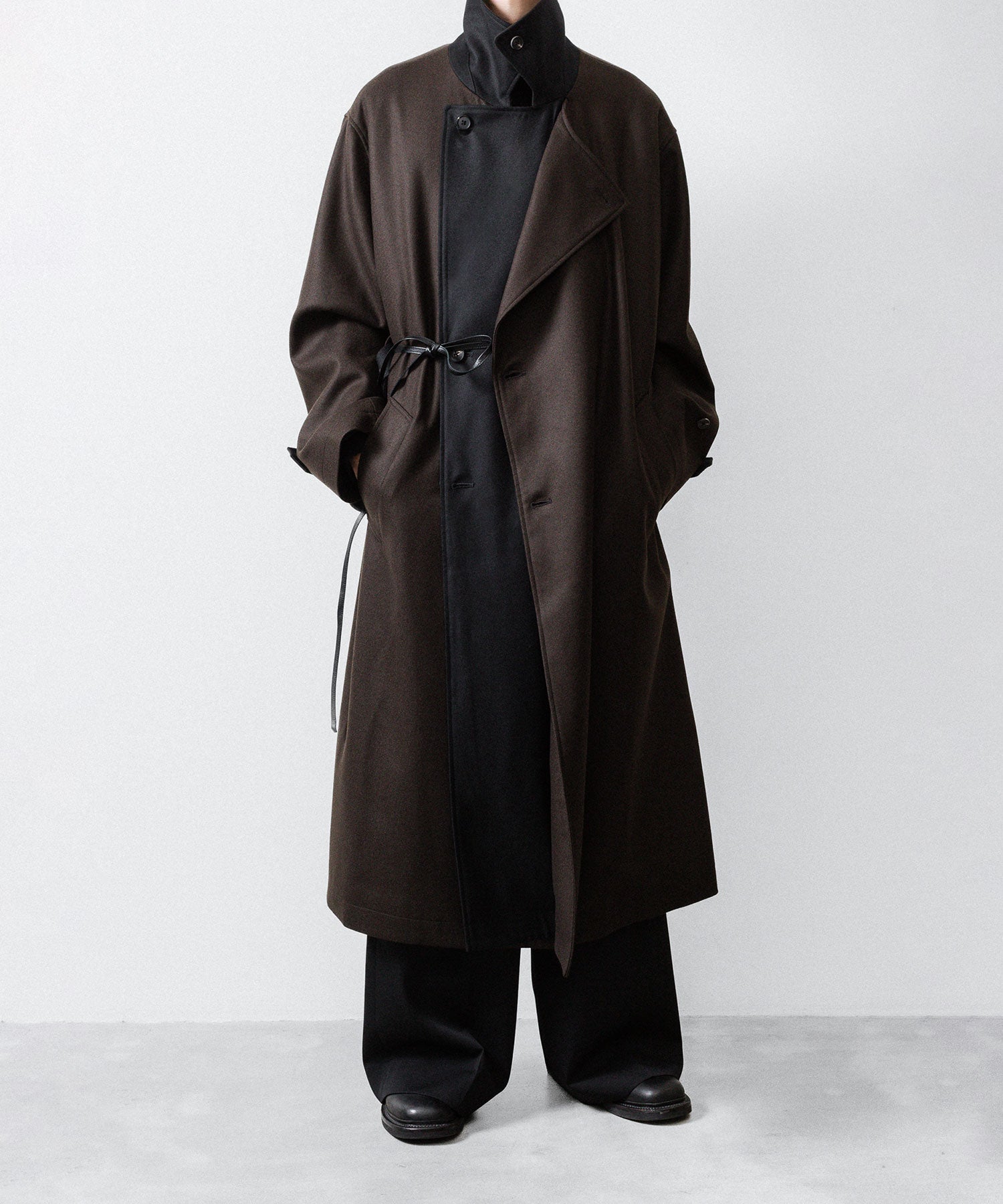 【ssstein】DOUBLE LAPELED DOUBLE BREASTED COAT - GREY BROWN