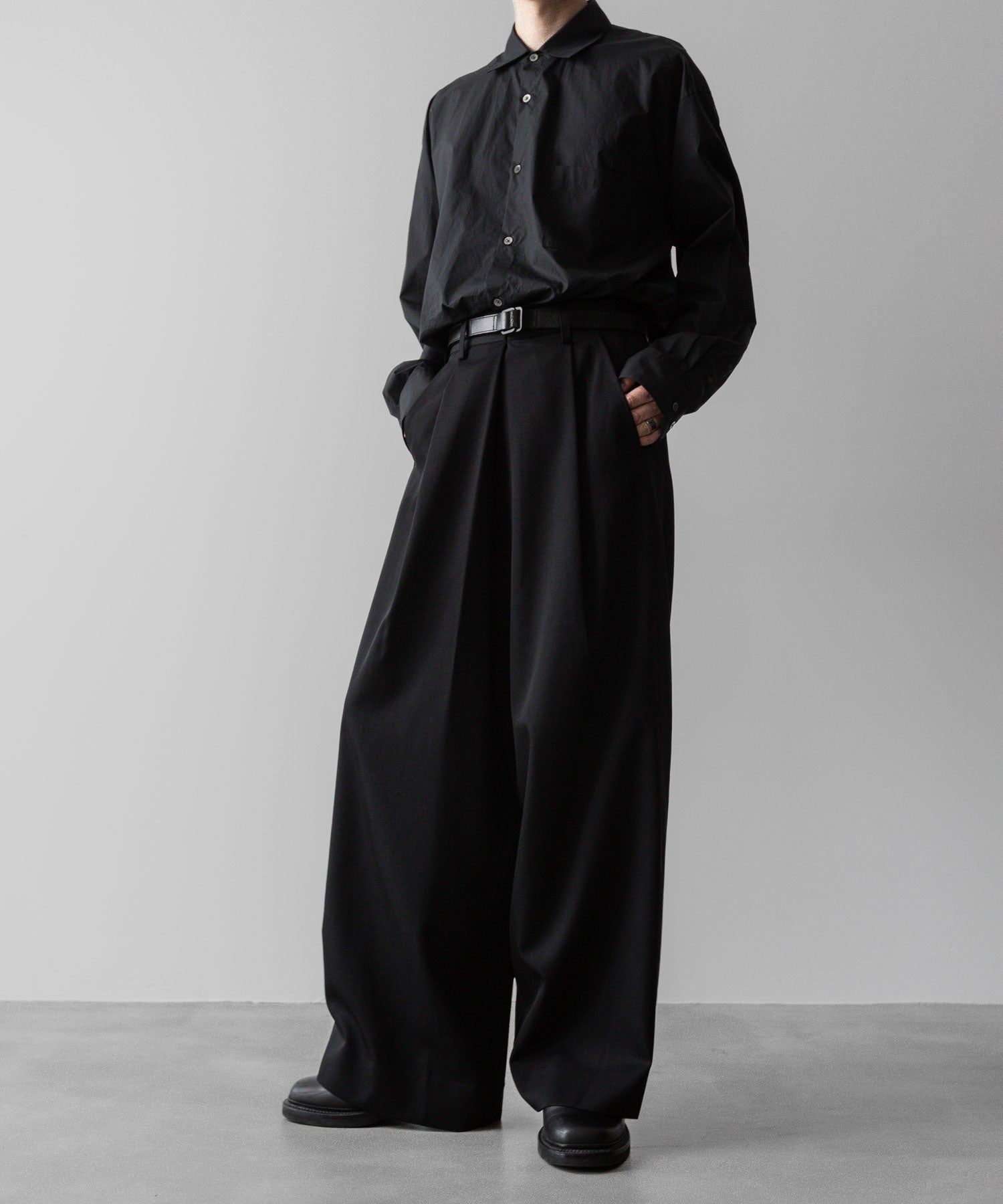 ssstein(シュタイン)の24AWコレクション OVERTUCKED EXTRA WIDE TROUSERS - BLACK 公式通販サイトsession福岡セレクトショップ