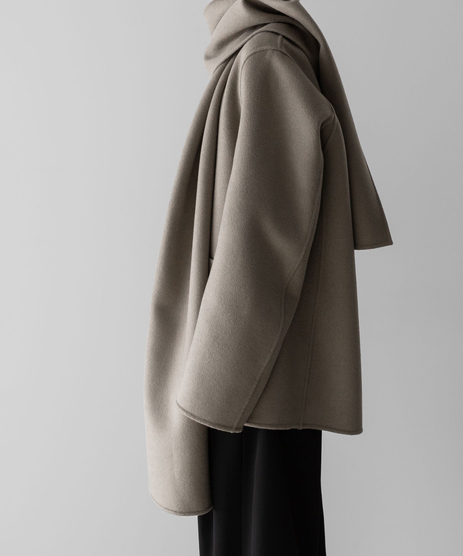 【ssstein】WOOL CASHMERE BEAVER REVERSIBLE STOLE JACKET - TAUPE GREY