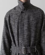 画像をギャラリービューアに読み込む, INTÉRIM(インテリム)のMELANGE DONEGAL HERRINGBONE HYPER BIG BELTED OVER COATのBLACKの公式通販サイトsession福岡セレクトショップ
