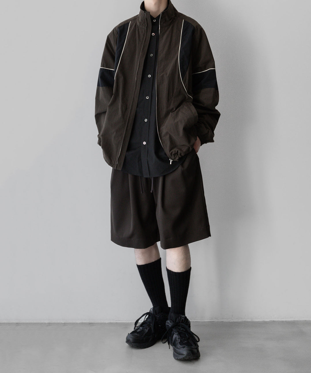 ssstein stein(シュタイン)の24SSコレクションWIDE EASY SHORT TROUSERSのMILITARY KHAKI 公式通販サイトsession福岡セレクトショップ