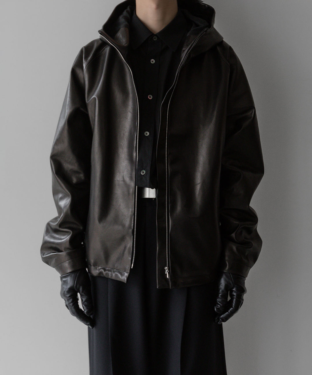 stein(シュタイン)の24SSコレクションLEATHER HOODED SHORT JACKETのBLACK