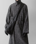 画像をギャラリービューアに読み込む, INTÉRIM(インテリム)のMELANGE DONEGAL HERRINGBONE HYPER BIG BELTED OVER COATのBLACKの公式通販サイトsession福岡セレクトショップ
