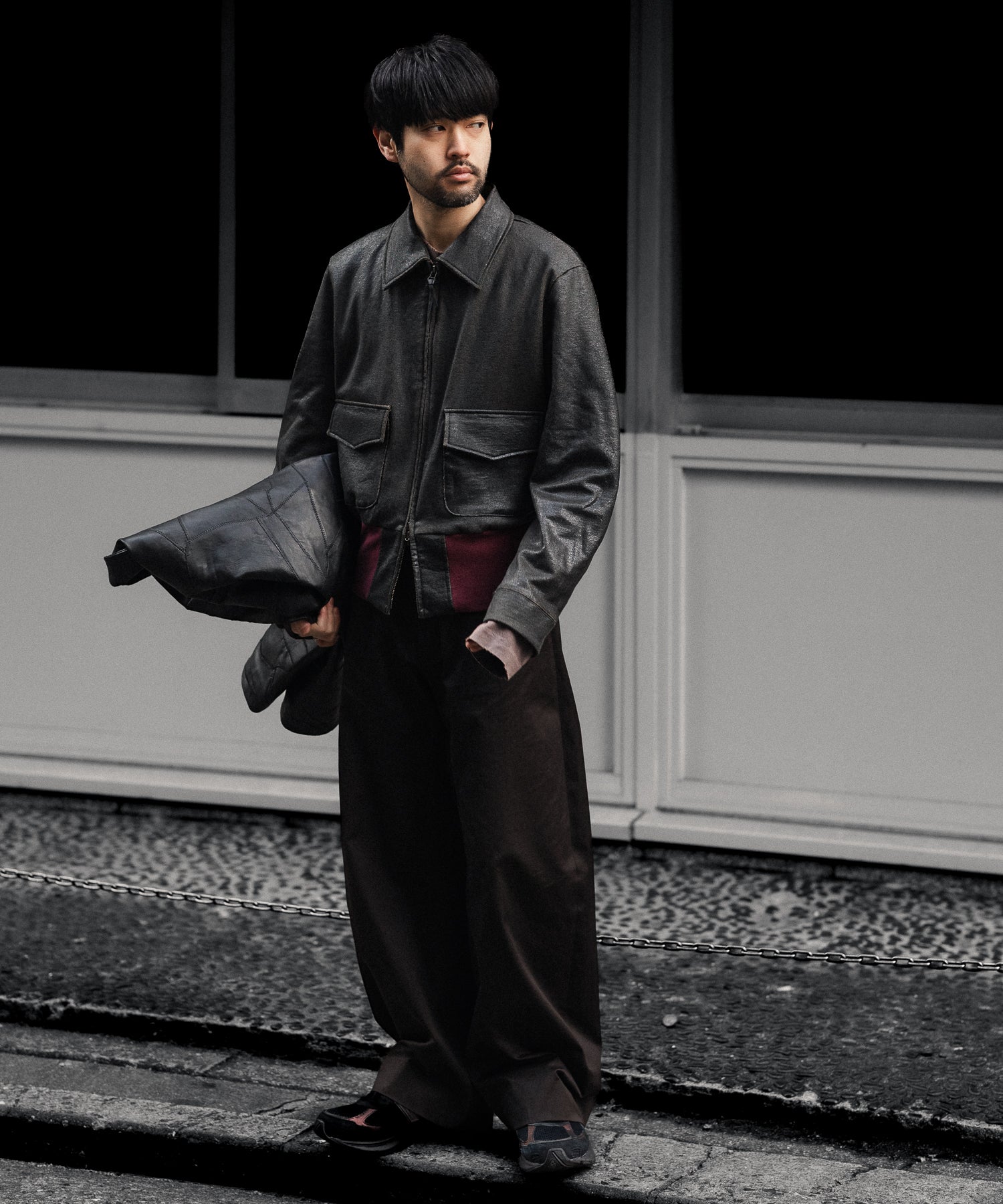 ssstein / シュタイン】COTTON SATIN ROUND PANTS - DARK BROWN | 公式