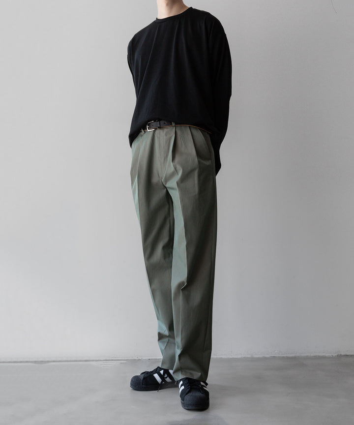【INTÉRIM】GIZA GABARDINE 2-TUCK STRAIGHT SLACKS - OLIVE