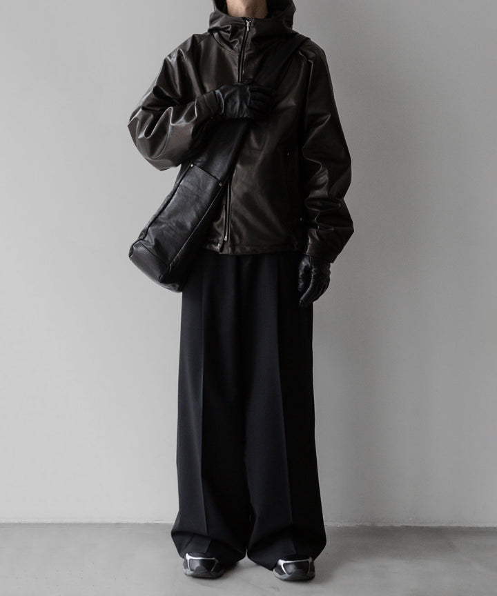 stein(シュタイン)の24SSコレクションLEATHER HOODED SHORT JACKETのBLACK