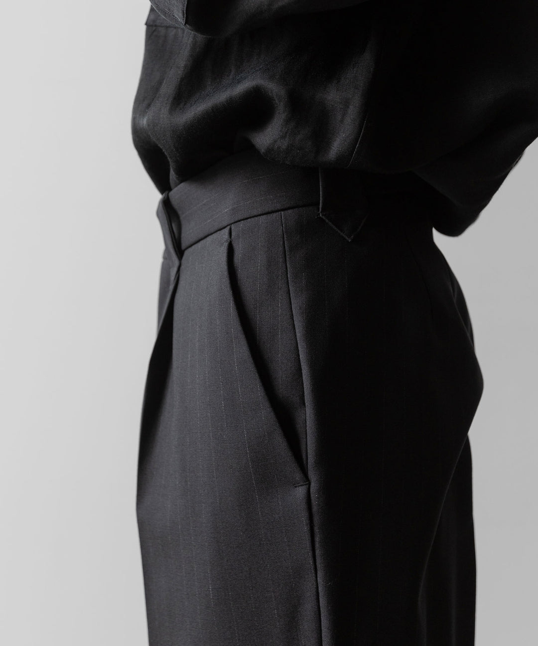 【ANTHEM A】WOOL STRIPE TRO FOIL WESTERN SLACKS - BLACK