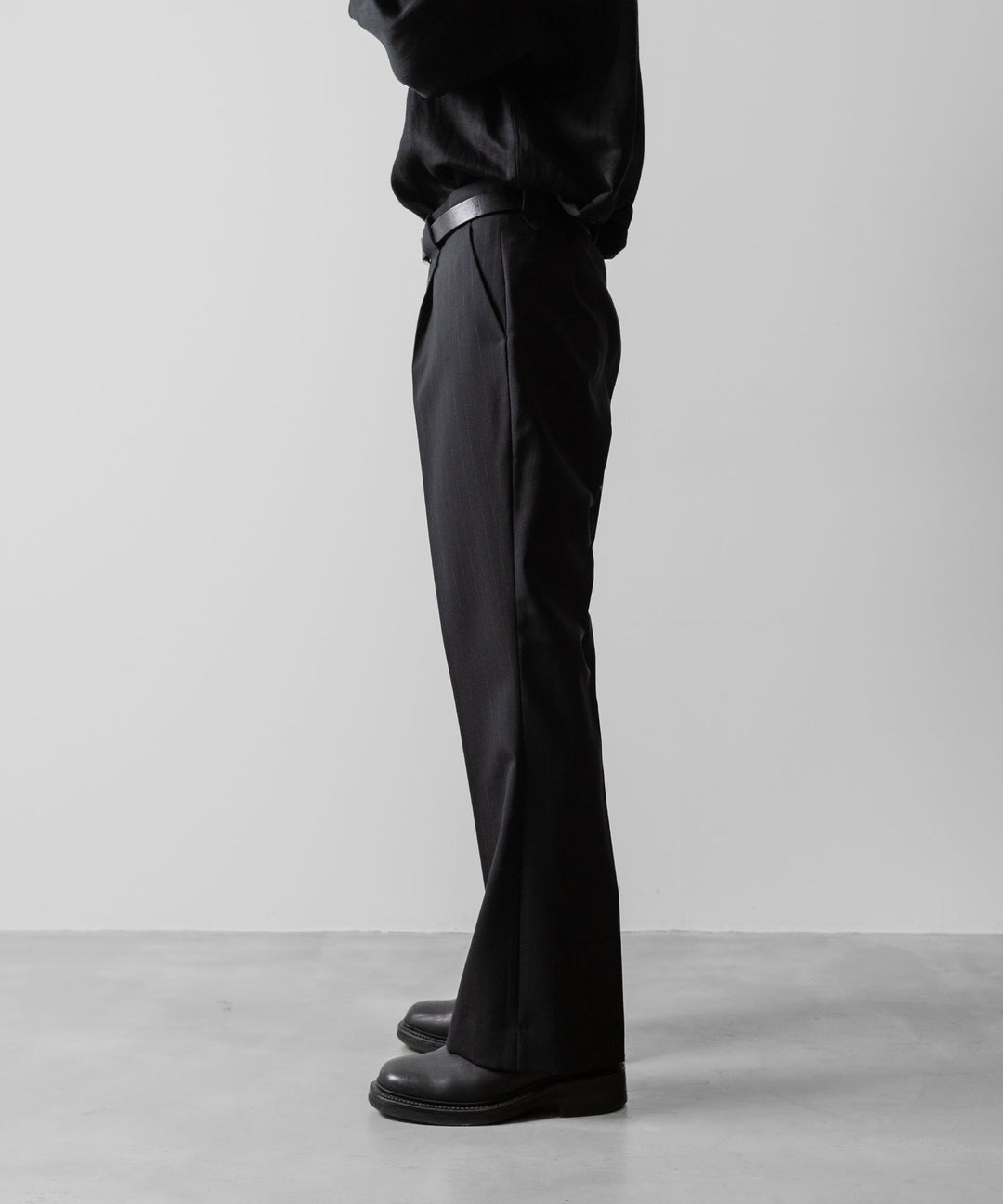 【ANTHEM A】WOOL STRIPE TRO FOIL WESTERN SLACKS - BLACK