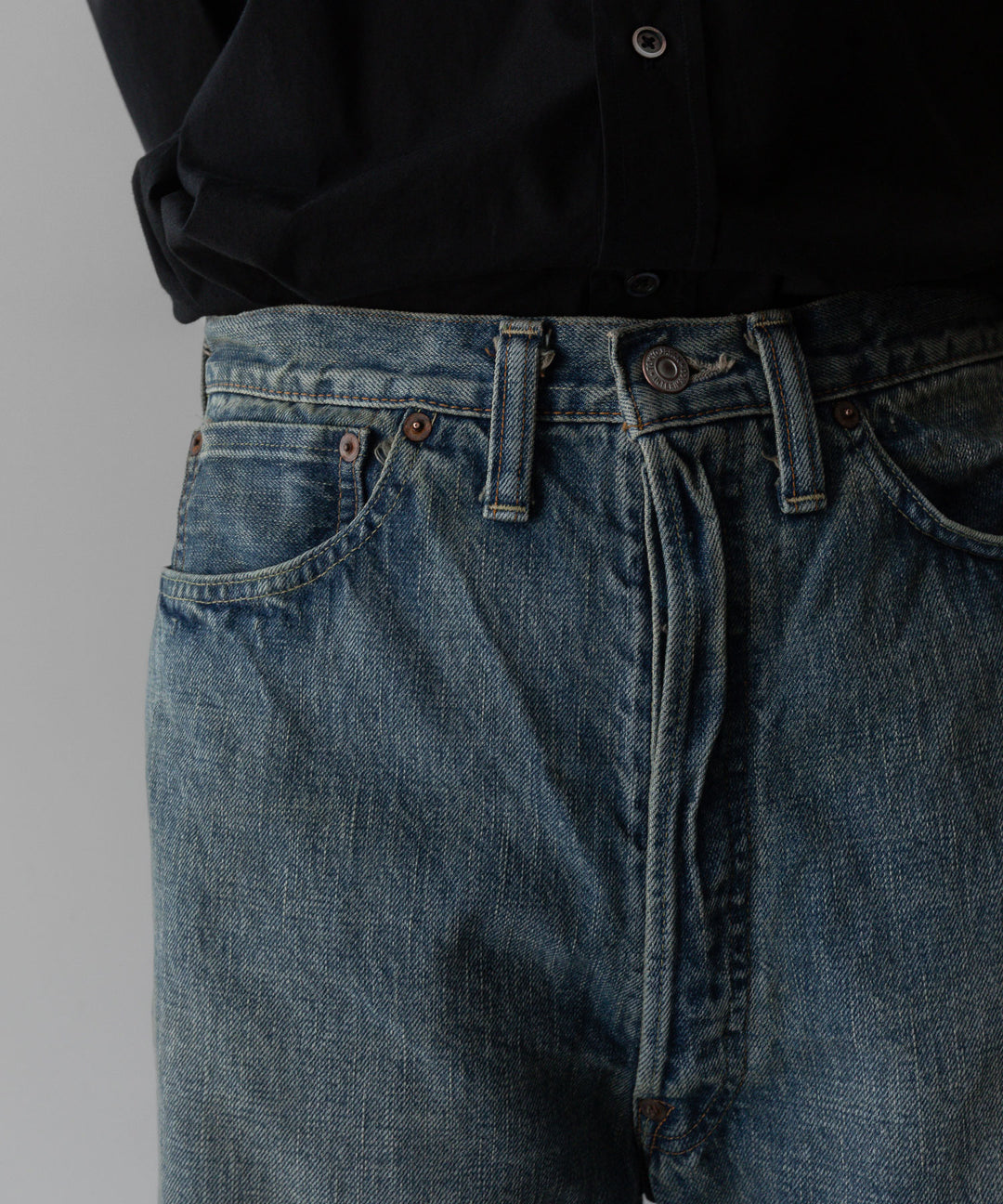 INTÉRIM - インテリムのVINTAGE WASHED "1937XX" SHUTTLE DENIM TROUSERSのSHABBYの公式通販サイトsession福岡セレクトショップ