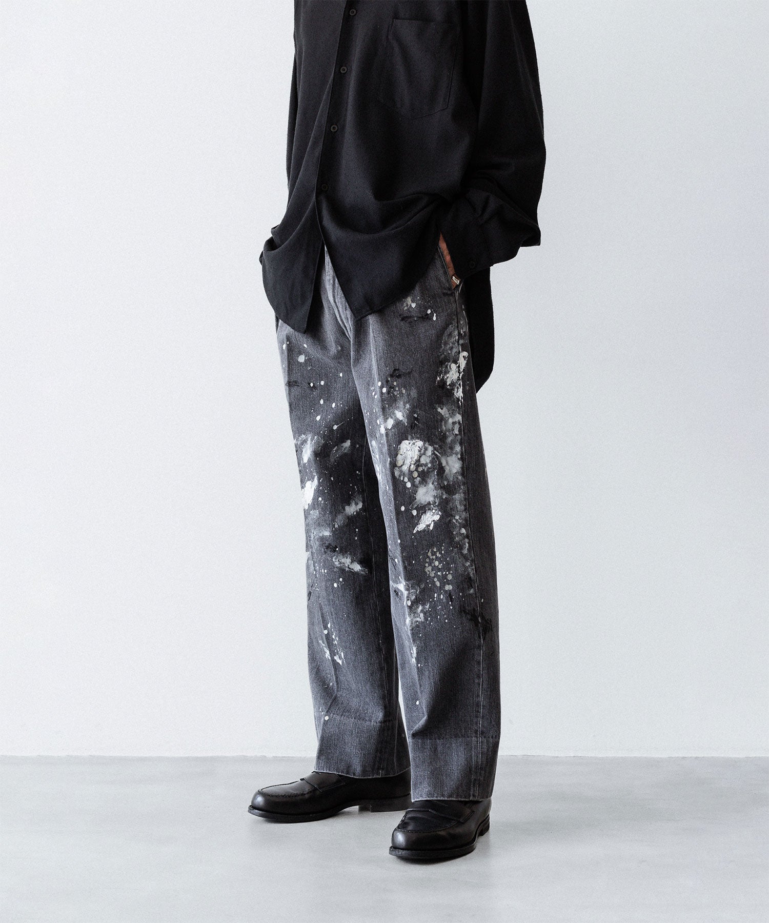 INTÉRIM/インテリム】MILK PAINT USED BLACK DENIM 2-TUCK STRAIGHT