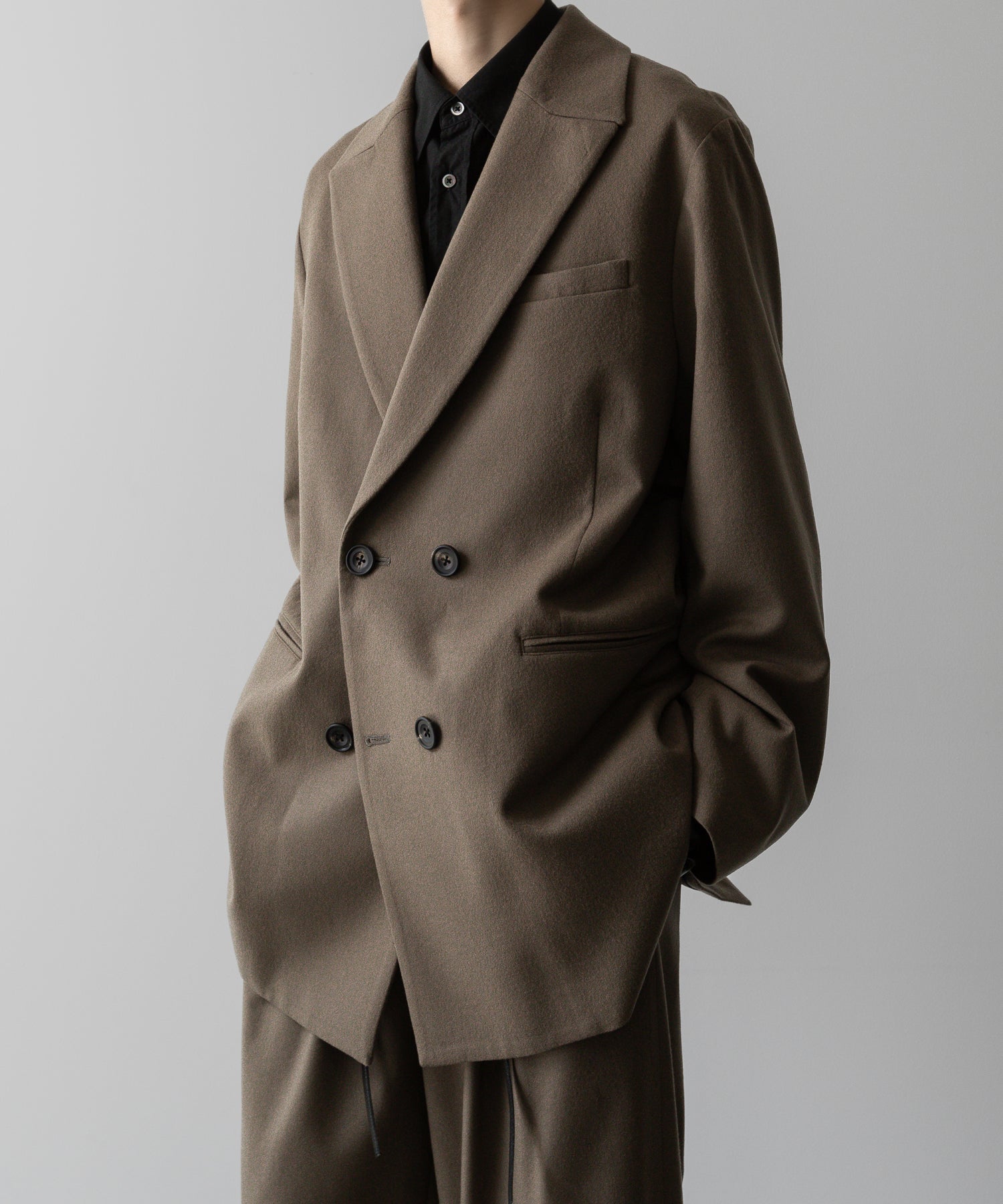 ssstein(シュタイン)の24AWコレクション OVERSIZED PEAK LAPEL JACKET - DARK BEIGE 公式通販サイトsession福岡セレクトショップ