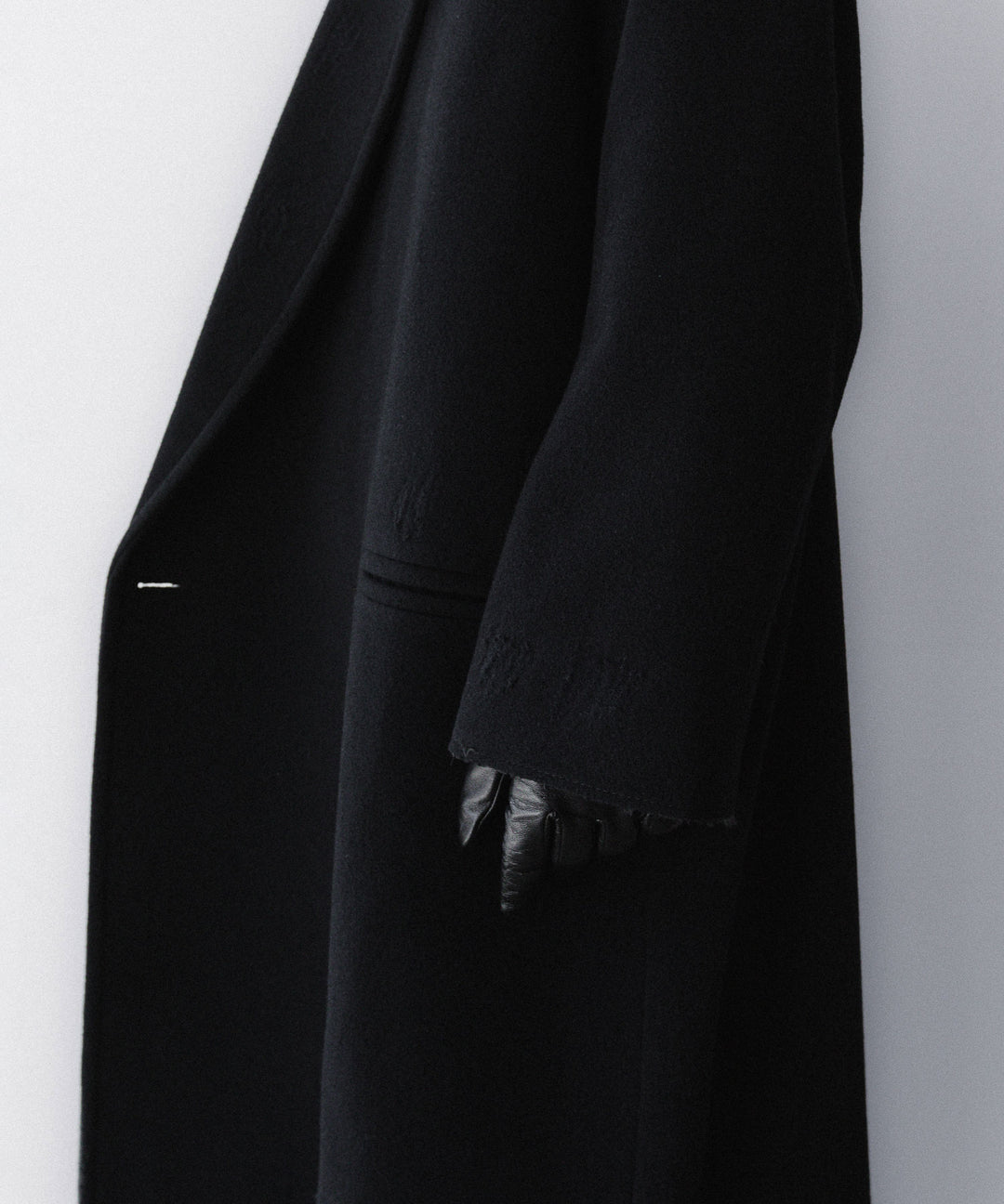 【CODA】BLACK WOOL CUT OUT DISTRESSED DORIAN COAT - BLACK