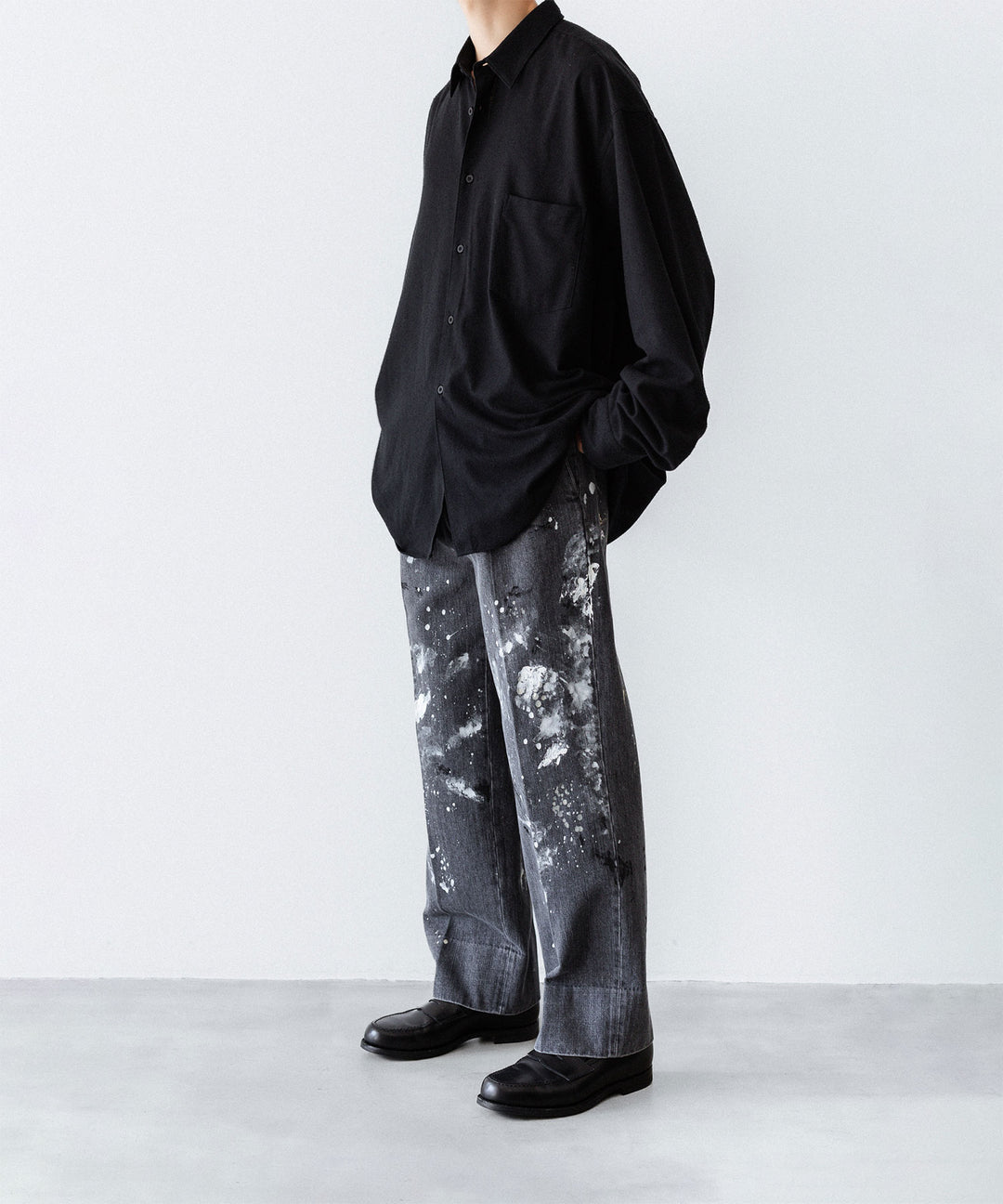 INTÉRIM - インテリムのMILK PAINT USED BLACK DENIM 2-TUCK STRAIGHT SLACKS - PU.BLACK公式通販サイトsession福岡セレクトショップ