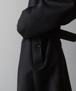 画像をギャラリービューアに読み込む, INTÉRIM(インテリム)のHAIRY WOOL DIAGONAL HYPER BIG BELTED OVER COATのBLACKの公式通販サイトsession福岡セレクトショップ
