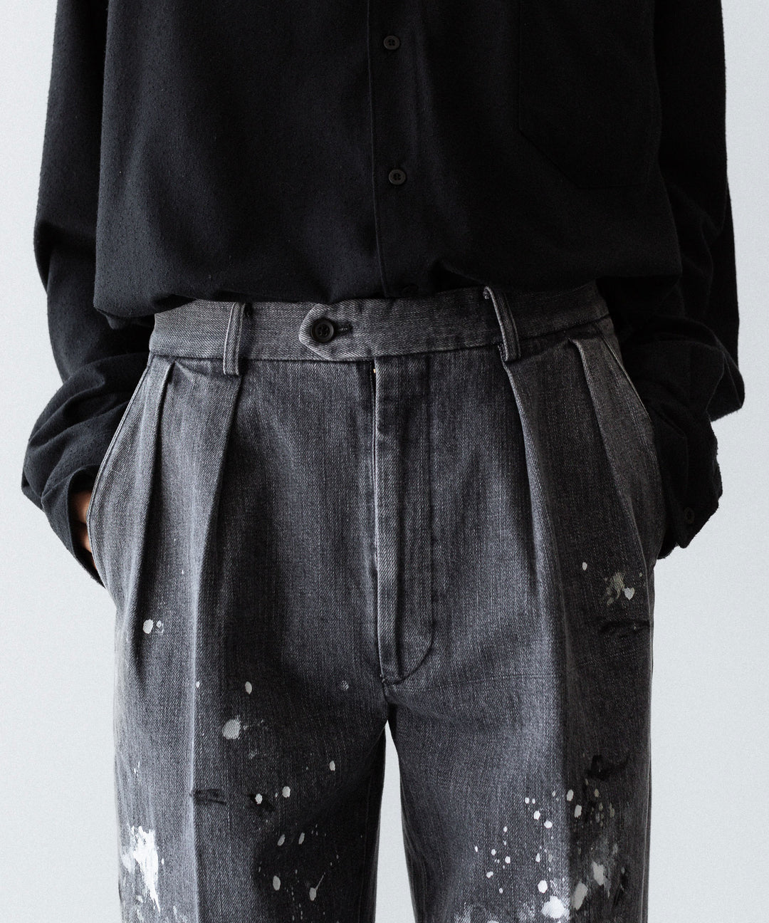 INTÉRIM - インテリムのMILK PAINT USED BLACK DENIM 2-TUCK STRAIGHT SLACKS - PU.BLACK公式通販サイトsession福岡セレクトショップ