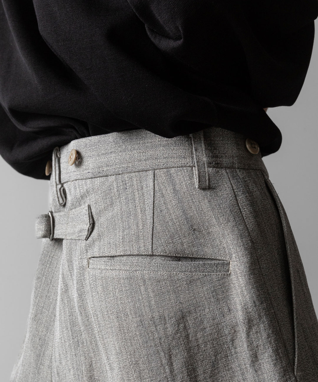 【INTÉRIM】VISCOSE SILK CANVAS MIL BAGGY TROUSER - BROWN GRAY
