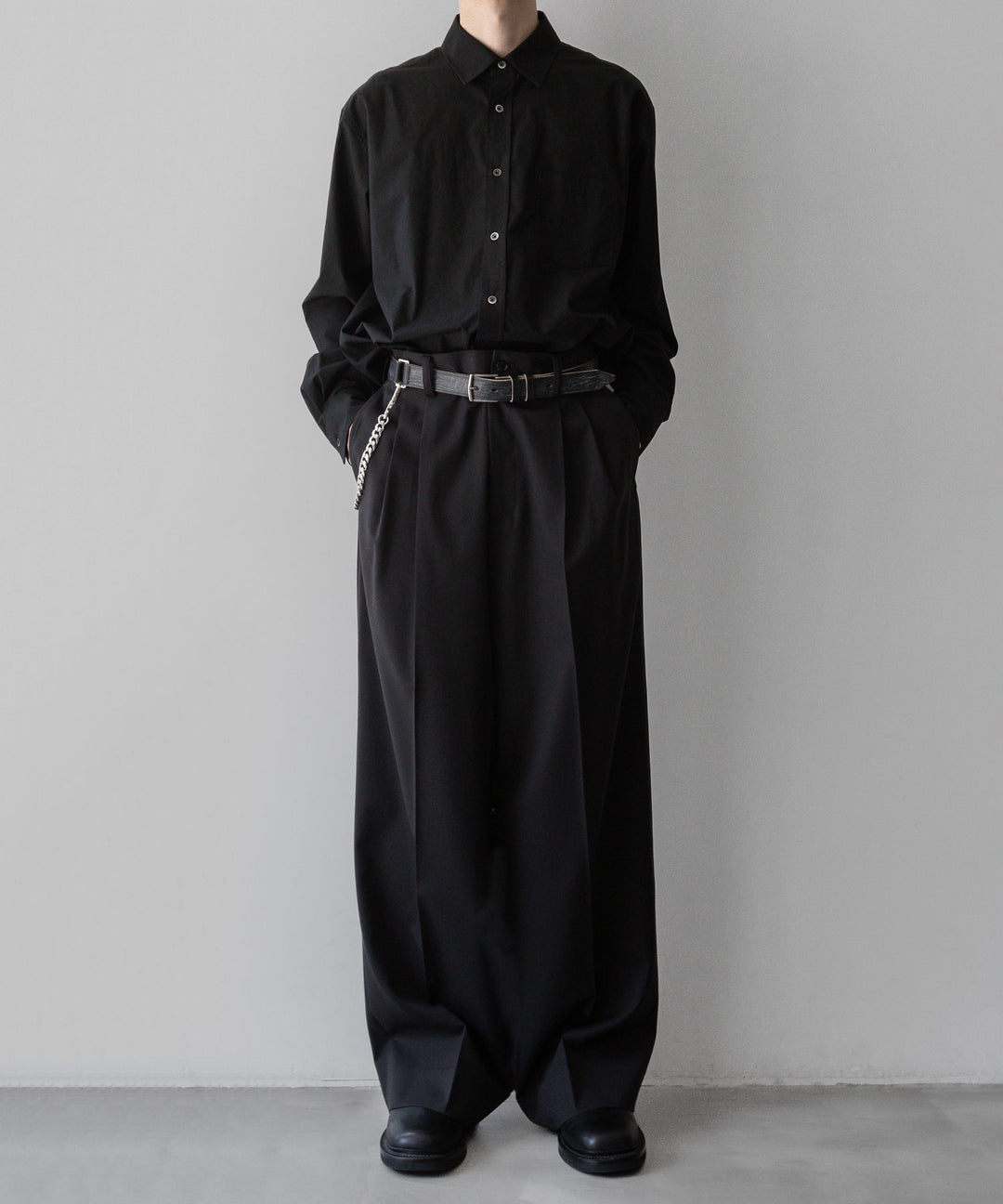 INTÉRIM - インテリムの30mm OAK BARK LEATHER DOUBLE SQUARE BELTのBLACK