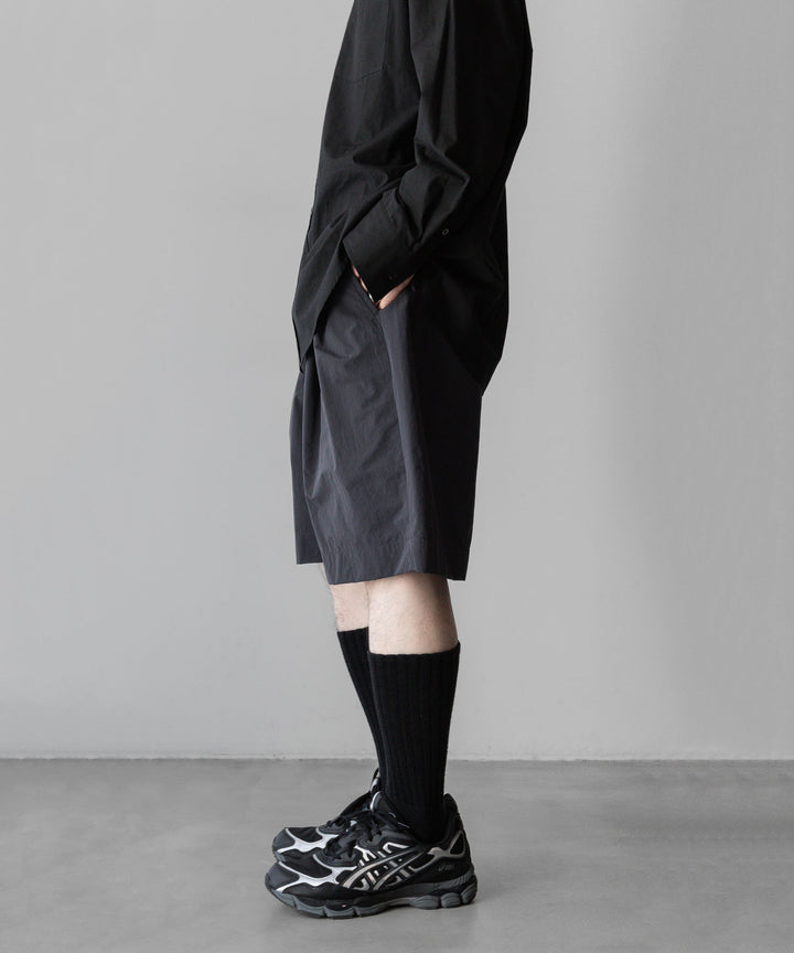ssstein stein(シュタイン)の24SSコレクションWINDPROOF NYLON WIDE EASY SHORT TROUSERSのDARK GREY KHAKI 公式通販サイトsession福岡セレクトショップ