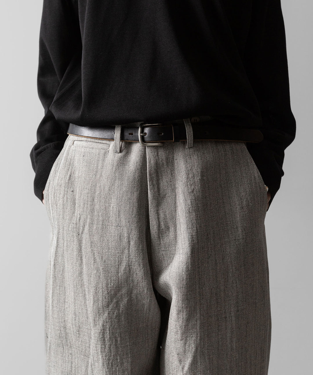 【INTÉRIM】VISCOSE SILK CANVAS MIL BAGGY TROUSER - BROWN GRAY