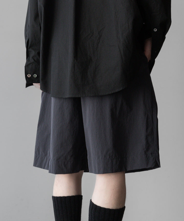 ssstein stein(シュタイン)の24SSコレクションWINDPROOF NYLON WIDE EASY SHORT TROUSERSのDARK GREY KHAKI 公式通販サイトsession福岡セレクトショップ