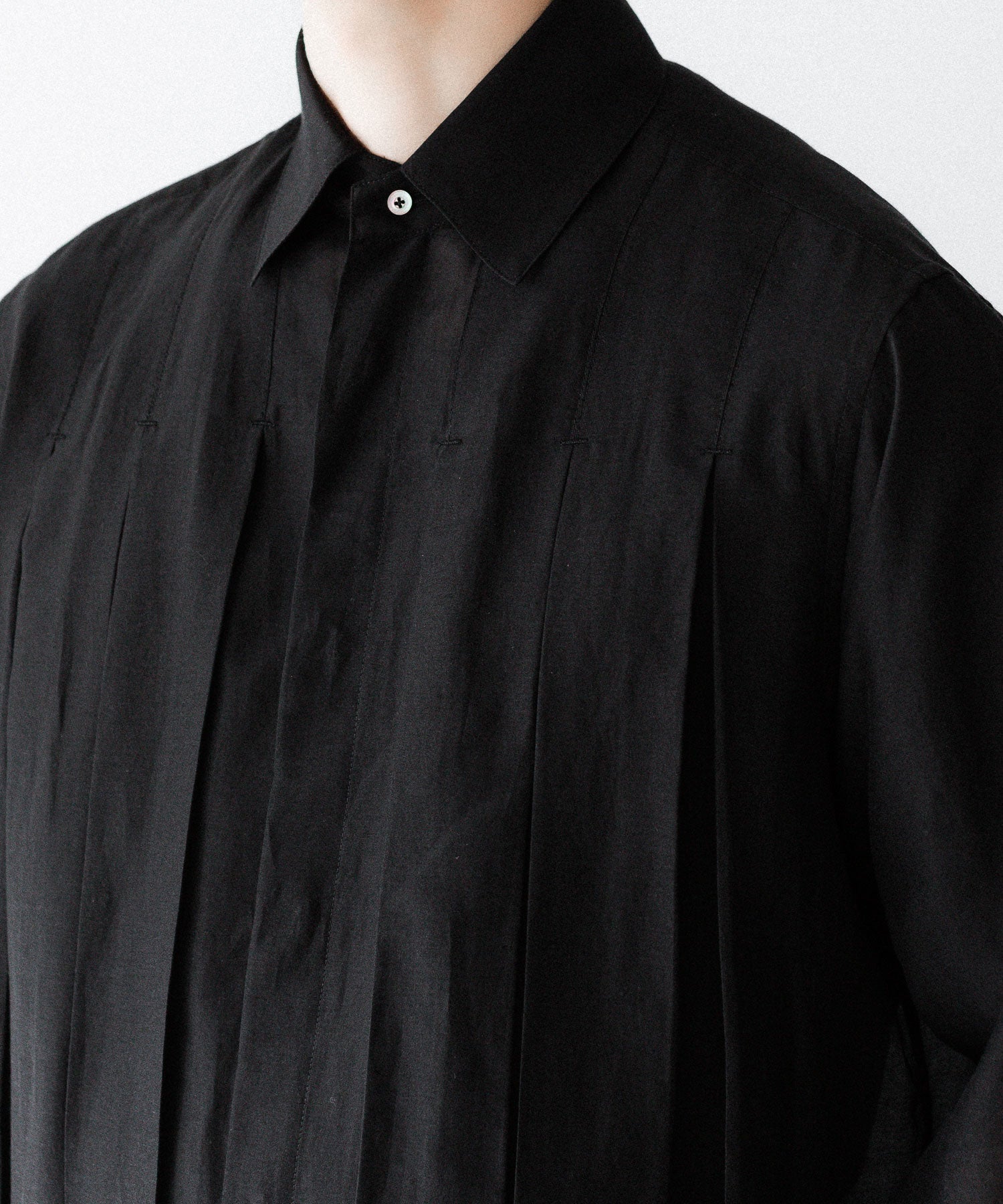 SUBLATIONS / サブレーションズ】SHEER TUCK DRESS SHIRT - BLACK 