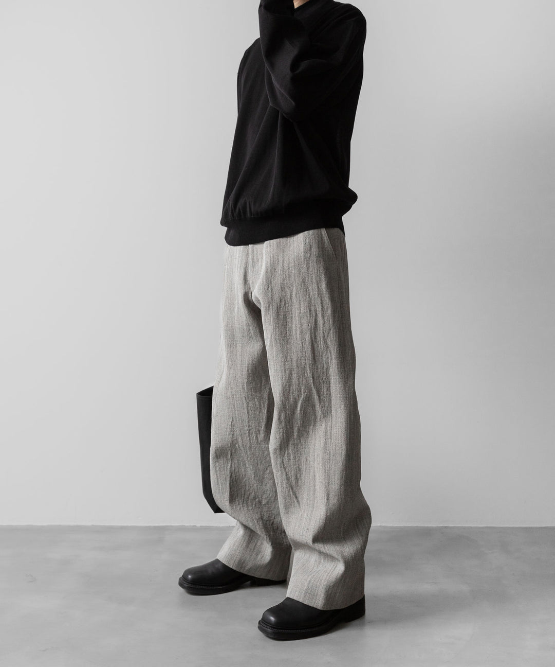 【INTÉRIM】VISCOSE SILK CANVAS MIL BAGGY TROUSER - BROWN GRAY
